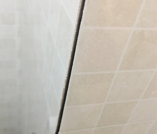 平乐瓷砖空鼓维修公司分享阳台瓷砖脱落的修复过程可以分为以下几个步骤